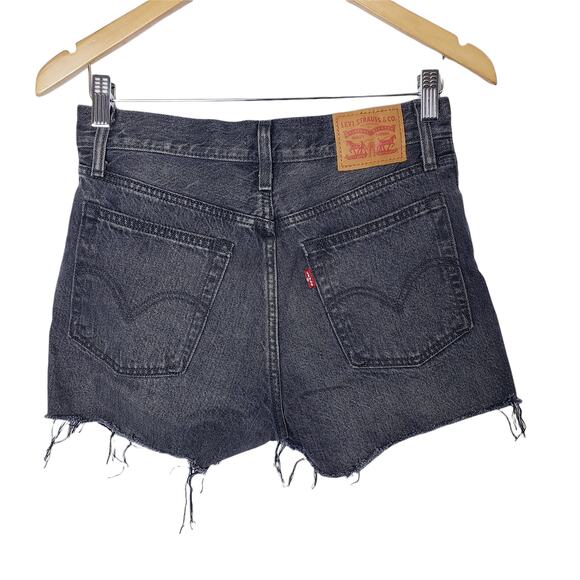 Levi’s Wedgie Jeans Shorts High Waist Cotton Frayed Hem Studs Black Wash Size 27 - Picture 2 of 10